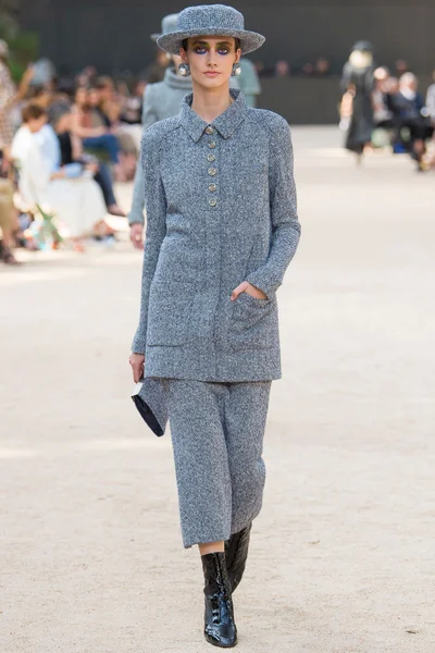 Look 9